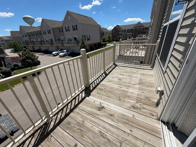 Building Photo - 1607 Carlstedt Dr