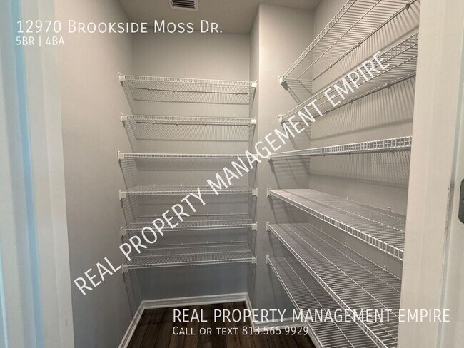 Building Photo - 12970 Brookside Moss Dr