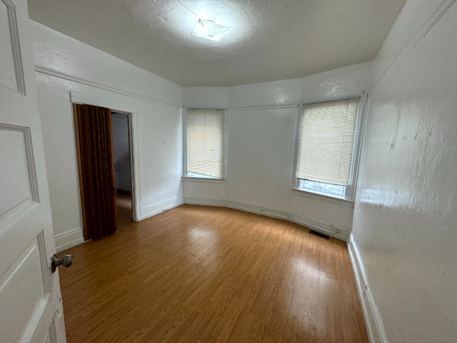 Building Photo - 1429 2nd Ave