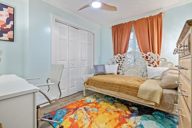 Building Photo - 3015 Old Bryan Dr