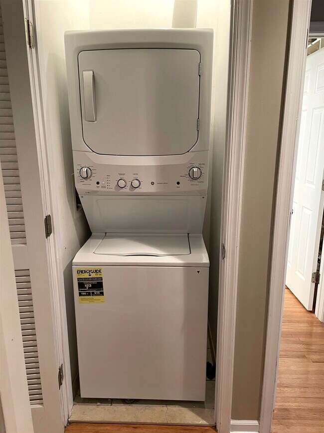 Building Photo - 81 Jefferson St