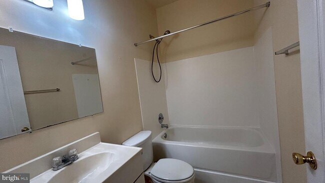 Building Photo - 13906 Gothic Dr