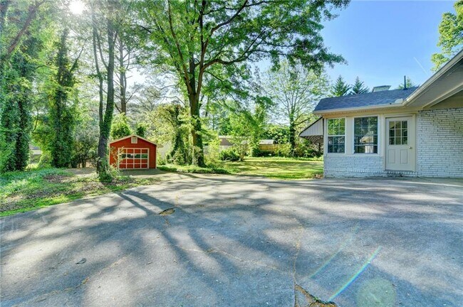 Building Photo - 2628 Whitehurst Dr