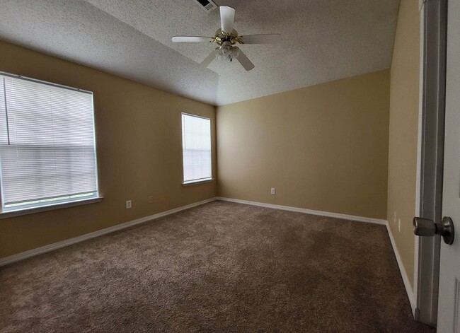 Building Photo - 1111 Tunbridge Dr