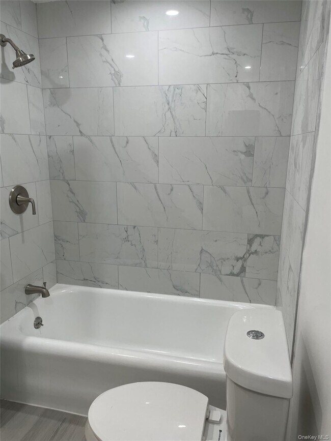 Building Photo - 60 St Pauls Pl