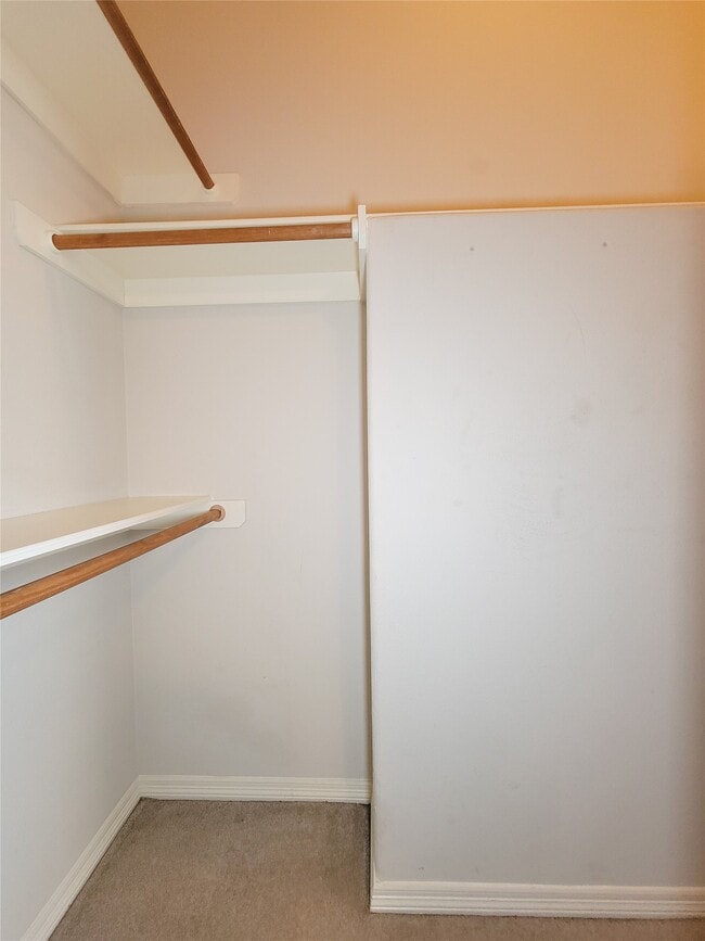 Building Photo - 12755 Mill Ridge Dr