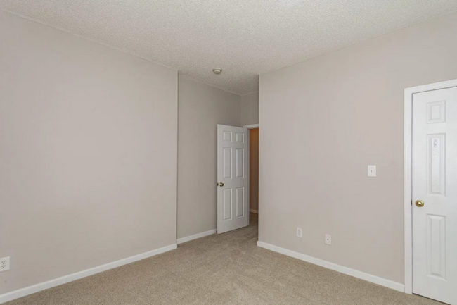 Building Photo - 3 Bedroom Ranch Near NCSU