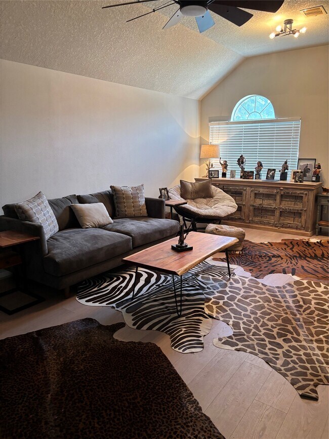 Building Photo - 22531 Goss Spring Ct