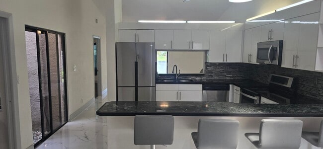 Building Photo - 5161 NW 11th Ln