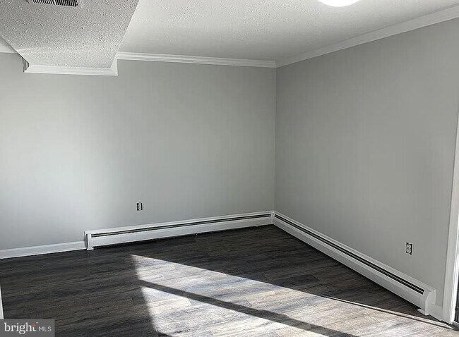 Building Photo - 4313 Hemingway Dr