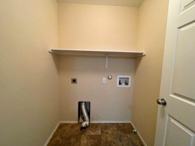 Building Photo - 602 Moonwalker Trail