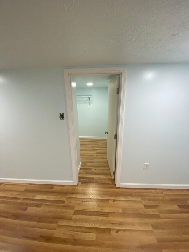 Building Photo - 4012 Henderson Ave