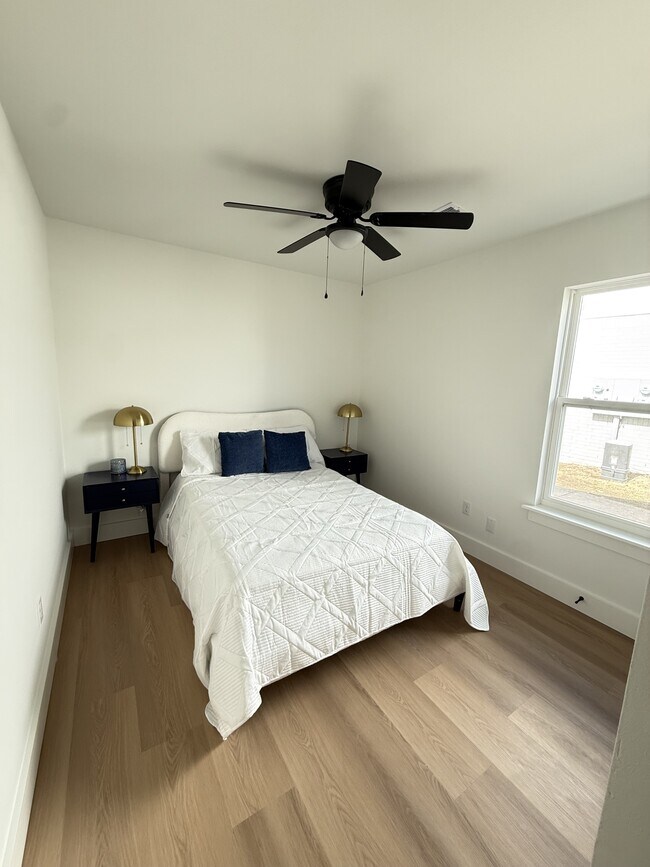 Building Photo - 1172 W Cato Springs Rd