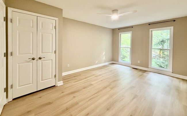 Building Photo - 5635 Falkirk Dr