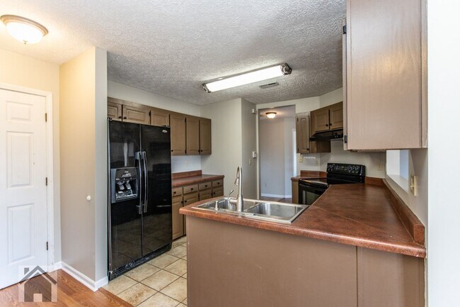 Building Photo - 105 Shara Dr