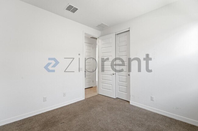 Building Photo - 9219 W Sells Dr