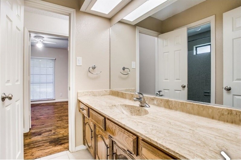 Building Photo - 224 Simmons Dr