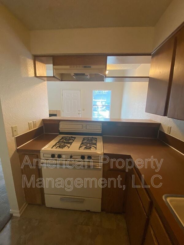 Building Photo - 2303 W Quantico St