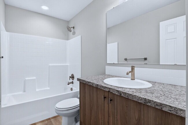 Building Photo - 297 N Madrone Ave