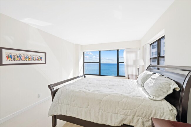 Building Photo - 3800 Galt Ocean Dr