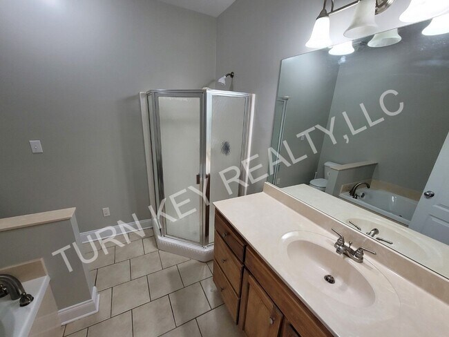 Building Photo - Home for rent in Gardendale