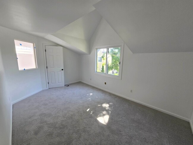 Building Photo - 103 Spinnaker Way