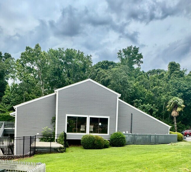 Building Photo - Lake Murray Living--- 2bd/2ba condo