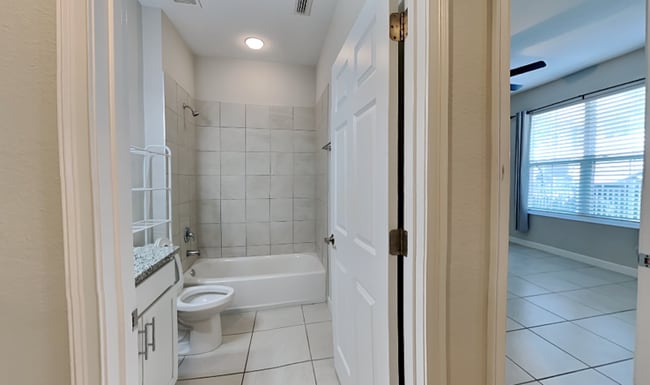 Building Photo - 895 Brutus Terrace