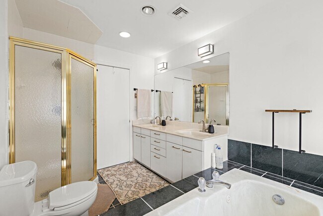 Building Photo - 11A Riverview Cir