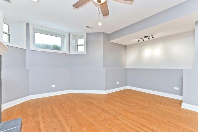 Building Photo - 2 bedroom in Chicago IL 60640