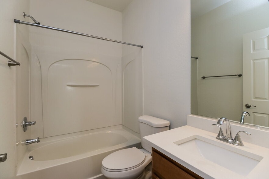 Building Photo - 4741 E Olney Ave