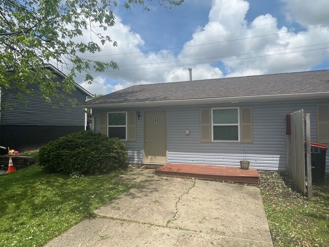 Primary Photo - 650 Crest Dr