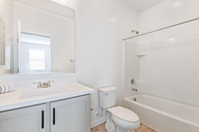 Building Photo - 10617 S 55th Dr