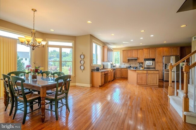 Building Photo - 19 Meadowlark Dr