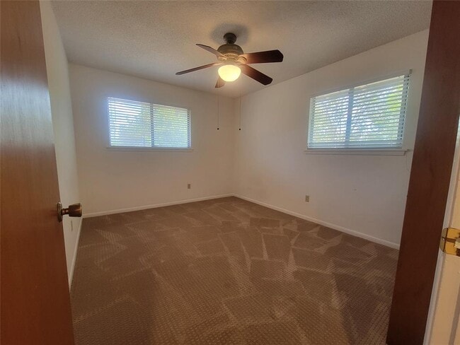 Building Photo - 5804 Nassau Dr