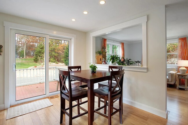 Building Photo - 46 Brush Hill Cir