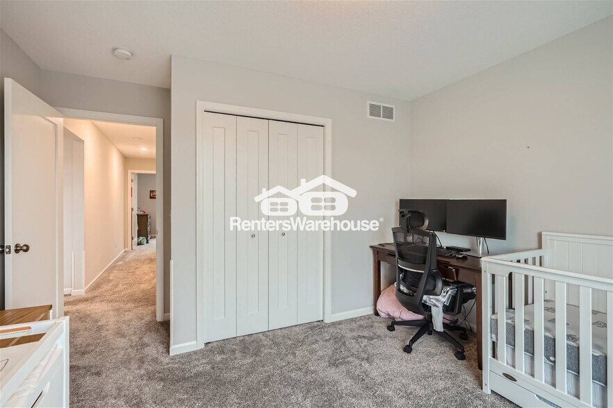 Building Photo - 1506 Southpoint Dr