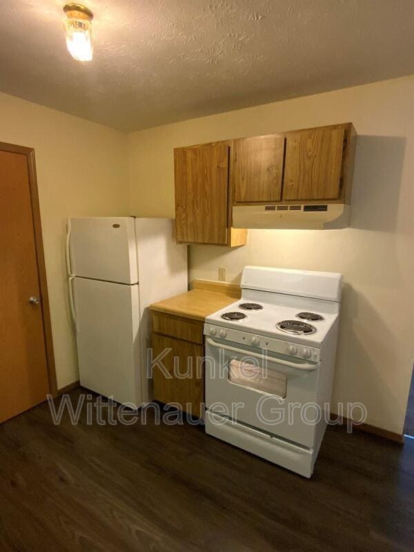 Building Photo - 2611 Sierra Dr