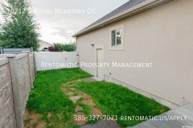 Building Photo - 10212 Royal Meadows Ct