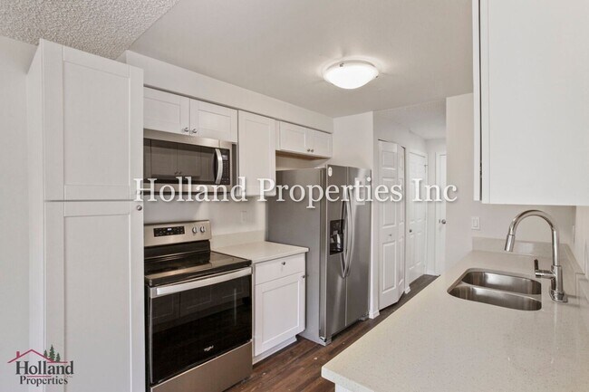 Building Photo - 6685-6687 SW 192nd Ave