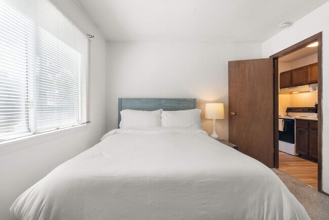 Building Photo - 2601 University Ave