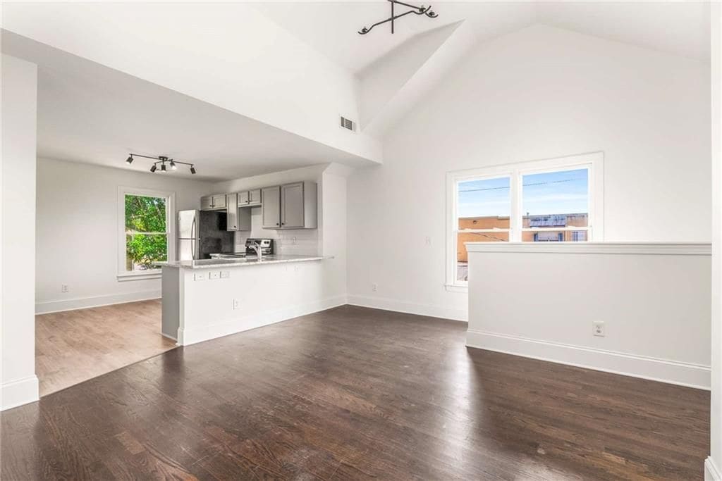 Building Photo - 94 Lucy St SE