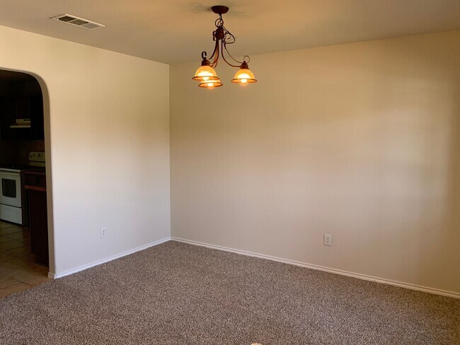 Building Photo - 2 Story 3 Bedroom 2 Bath 2 Week Free Move ...