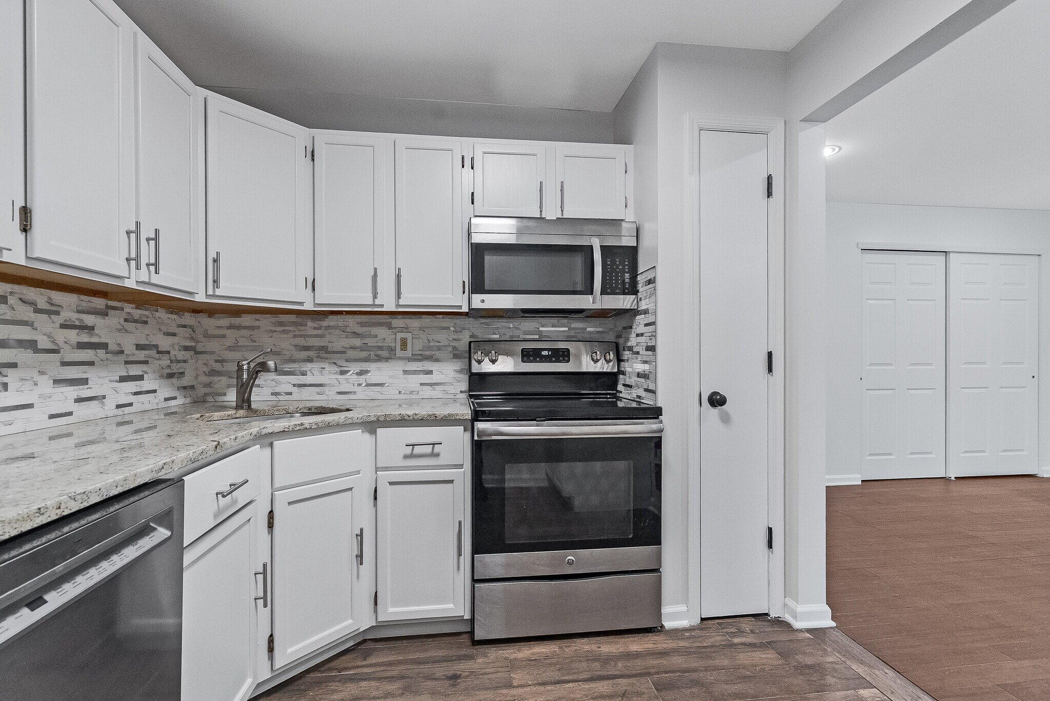 Building Photo - 56 Maple Ln