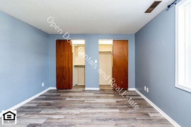 Building Photo - 340 N Wayne St