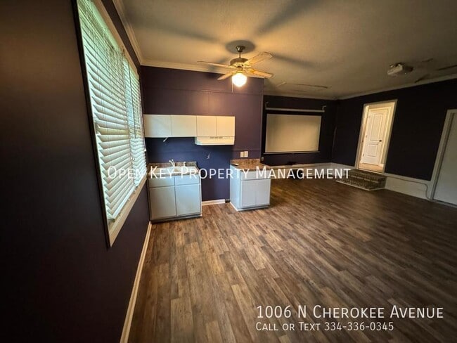 Building Photo - 1006 N Cherokee Ave