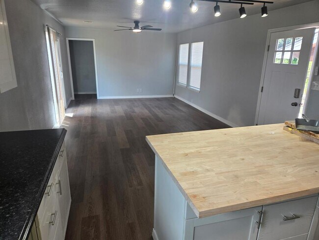Building Photo - 22101 400 Ave