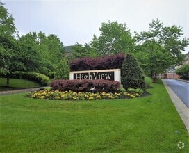 Building Photo - 1BR Condo in Upscale Highview. Enjoy Resor...