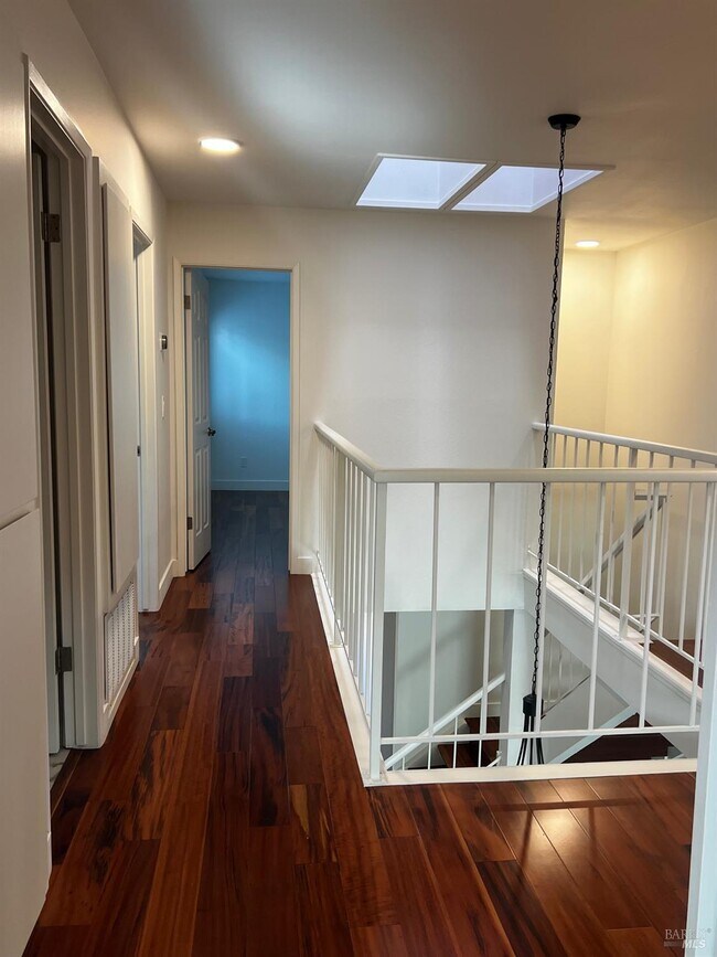 Building Photo - 6 Josefa Ct
