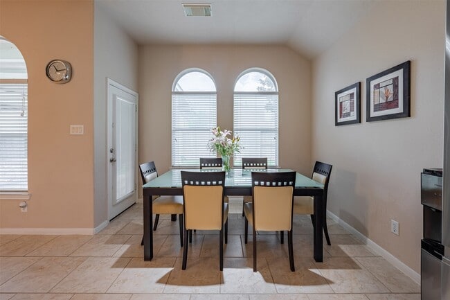Building Photo - 13815 Normandy Ct